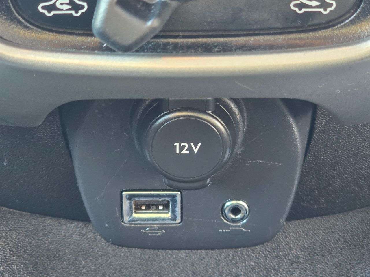 2015 PEUGEOT 108 2015 PEUGEOT 108