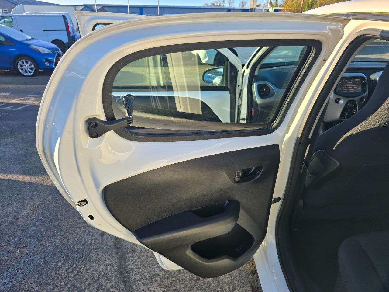 2015 PEUGEOT 108 2015 PEUGEOT 108