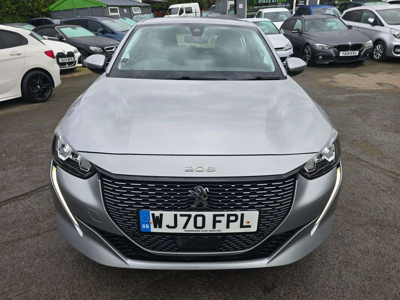 null PEUGEOT E-208 null PEUGEOT E-208