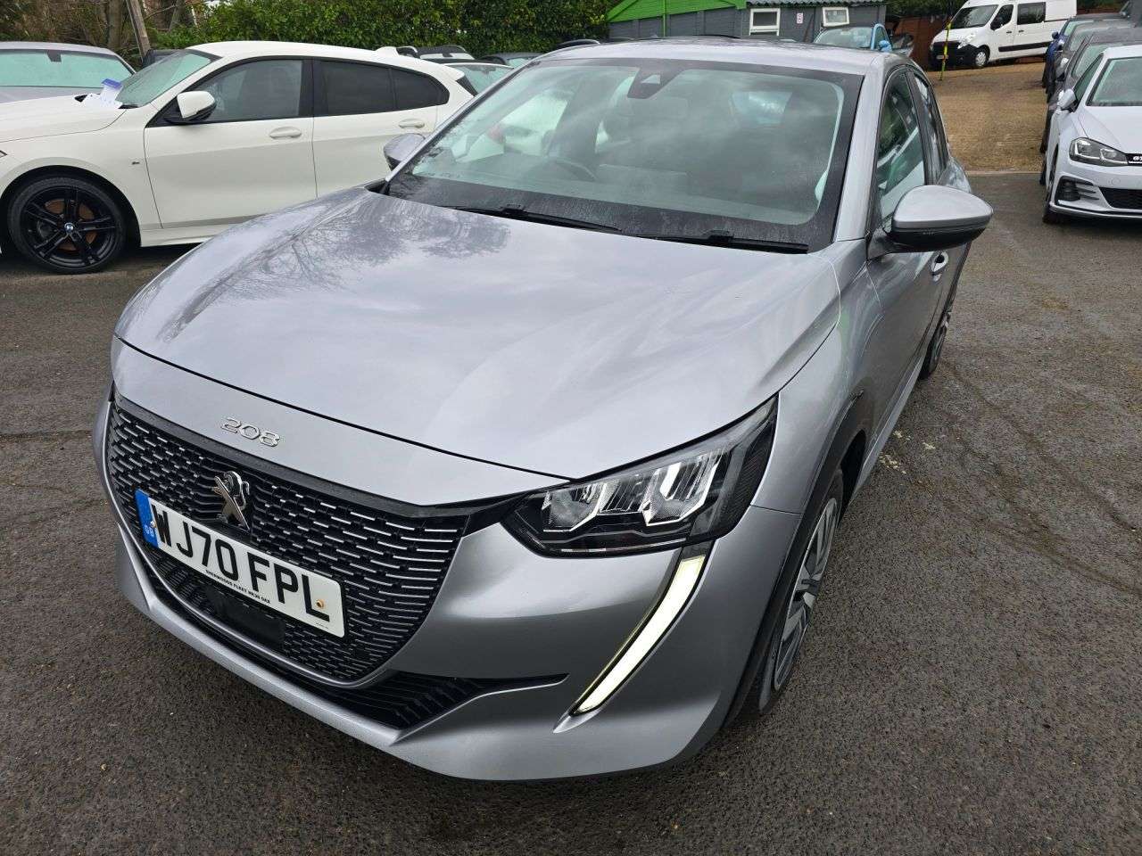 null PEUGEOT E-208 null PEUGEOT E-208