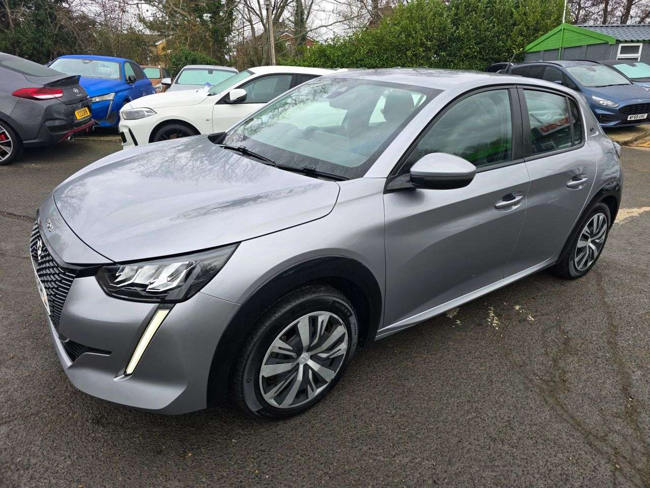 null PEUGEOT E-208 null PEUGEOT E-208