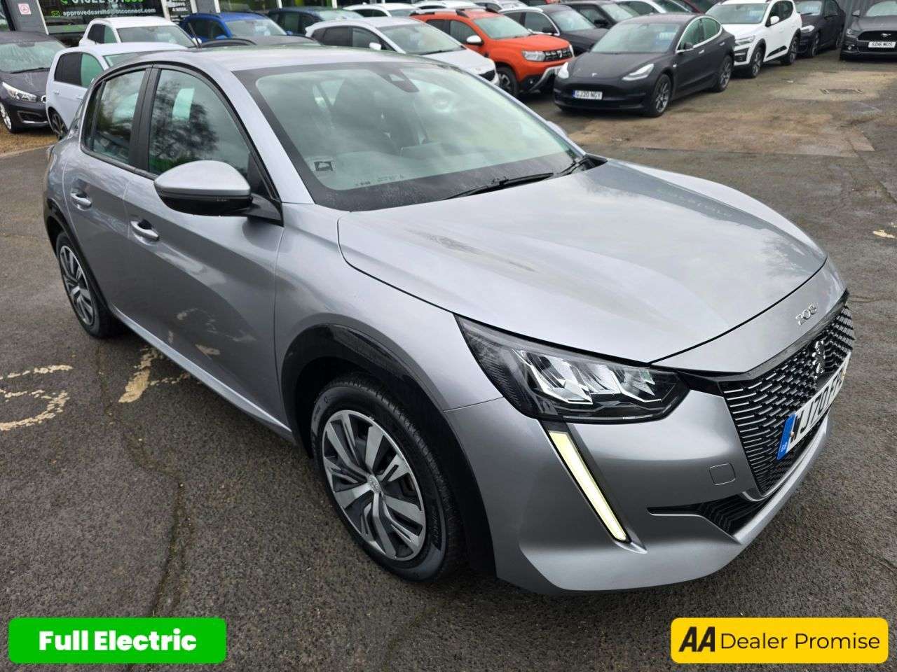 null PEUGEOT E-208 null PEUGEOT E-208