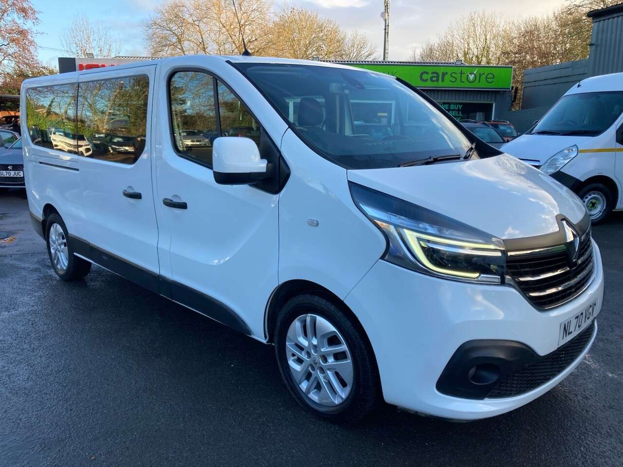 A 2020 RENAULT TRAFIC 2.0 dCi ENERGY 30 Sport Nav LWB 9-seat Double Cab, 69,000 miles, 1 owner, E A 2020 RENAULT TRAFIC 2.0 dCi ENERGY 30 Sport Nav LWB 9-seat Double Cab, 69,000 miles, 1 owner, E