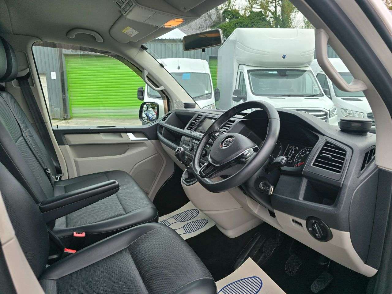 2018 VOLKSWAGEN TRANSPORTER SHUTTLE 2018 VOLKSWAGEN TRANSPORTER SHUTTLE