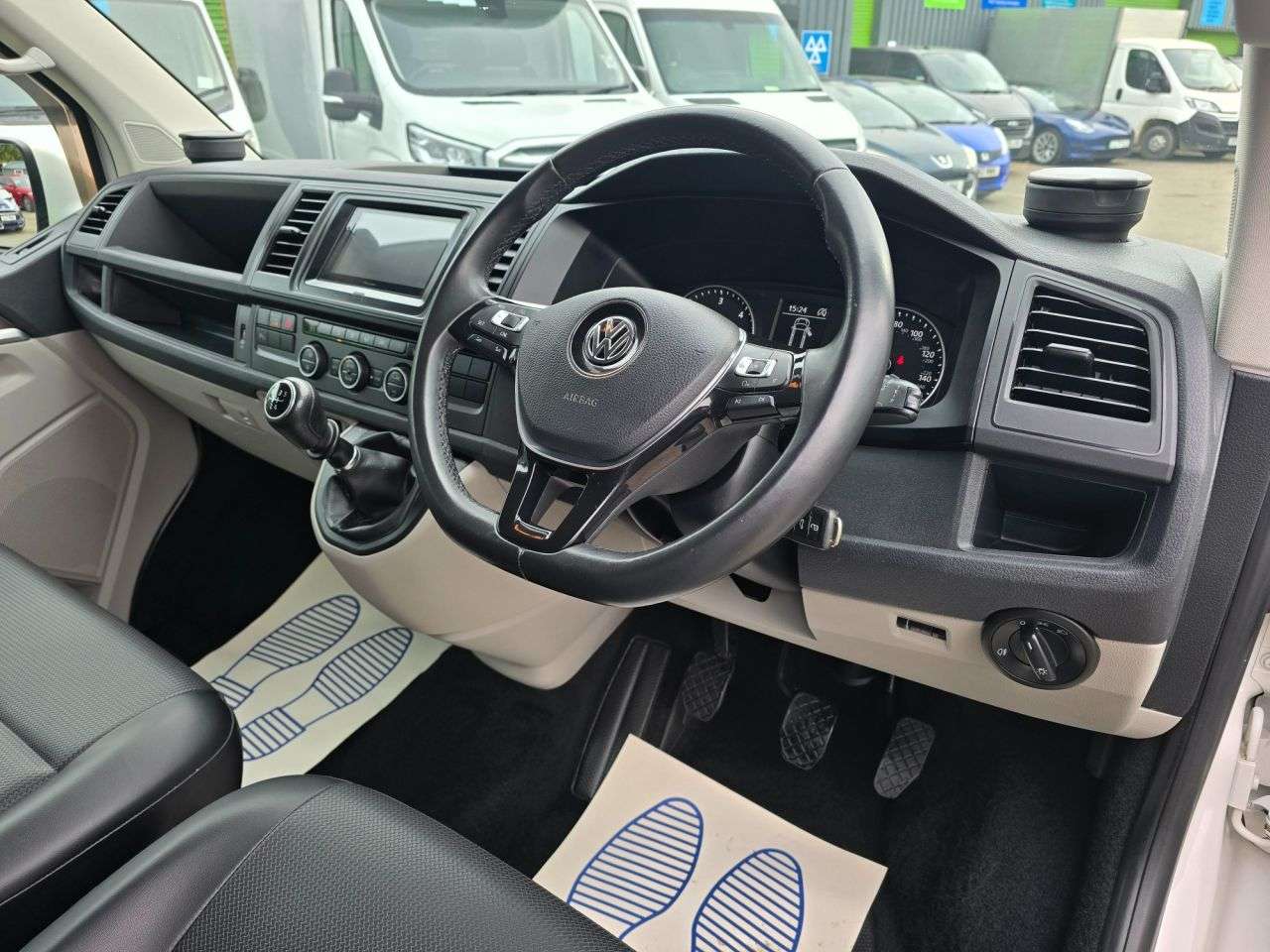 2018 VOLKSWAGEN TRANSPORTER SHUTTLE 2018 VOLKSWAGEN TRANSPORTER SHUTTLE