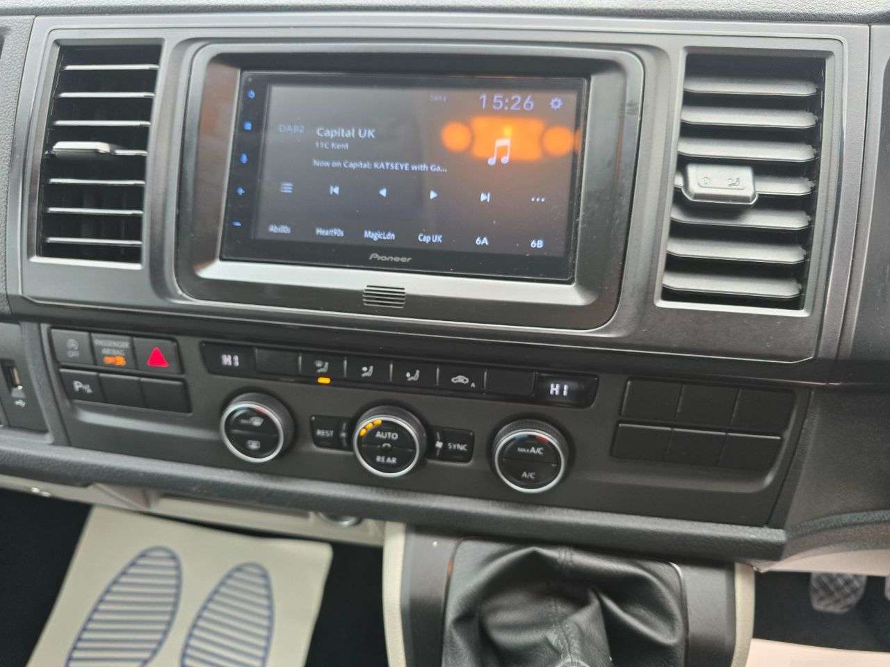 2018 VOLKSWAGEN TRANSPORTER SHUTTLE 2018 VOLKSWAGEN TRANSPORTER SHUTTLE