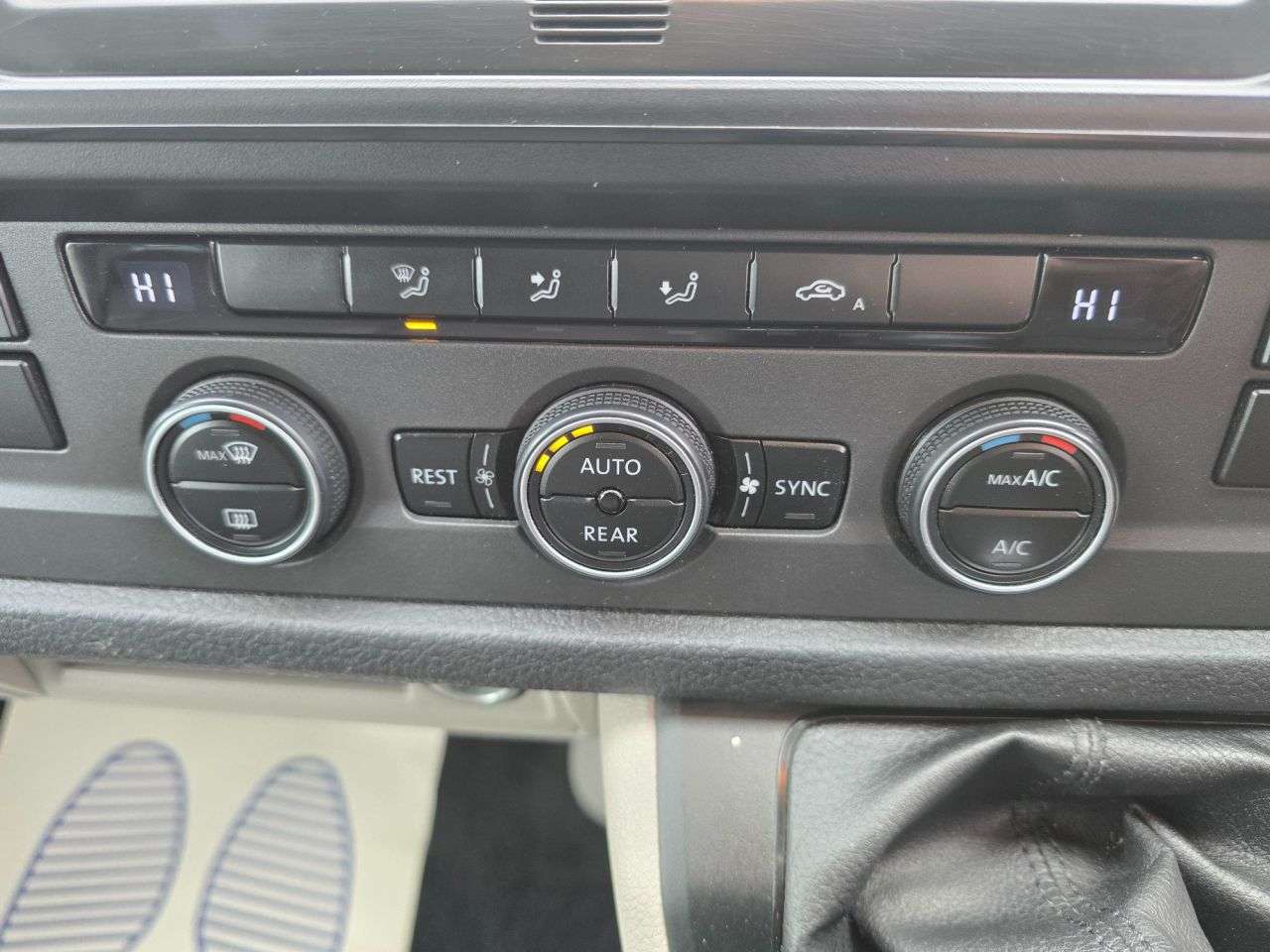 2018 VOLKSWAGEN TRANSPORTER SHUTTLE 2018 VOLKSWAGEN TRANSPORTER SHUTTLE