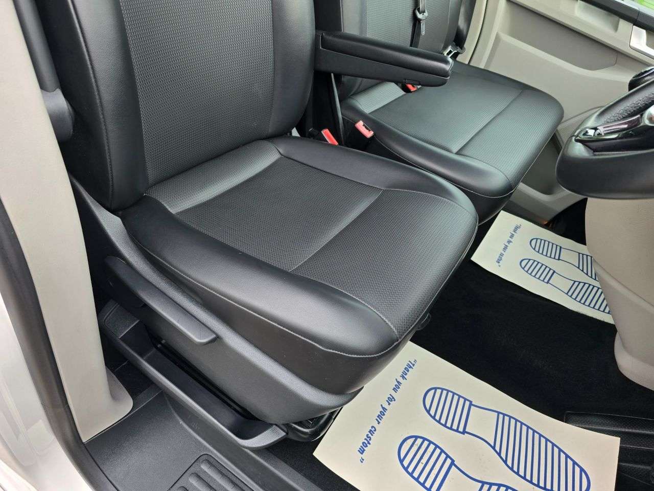 2018 VOLKSWAGEN TRANSPORTER SHUTTLE 2018 VOLKSWAGEN TRANSPORTER SHUTTLE