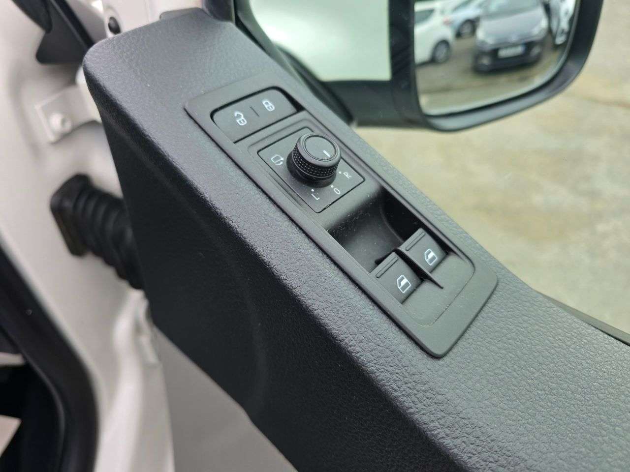 2018 VOLKSWAGEN TRANSPORTER SHUTTLE 2018 VOLKSWAGEN TRANSPORTER SHUTTLE