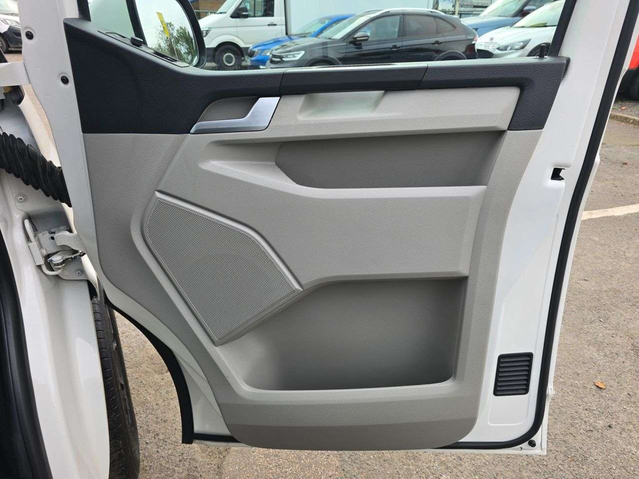 2018 VOLKSWAGEN TRANSPORTER SHUTTLE 2018 VOLKSWAGEN TRANSPORTER SHUTTLE