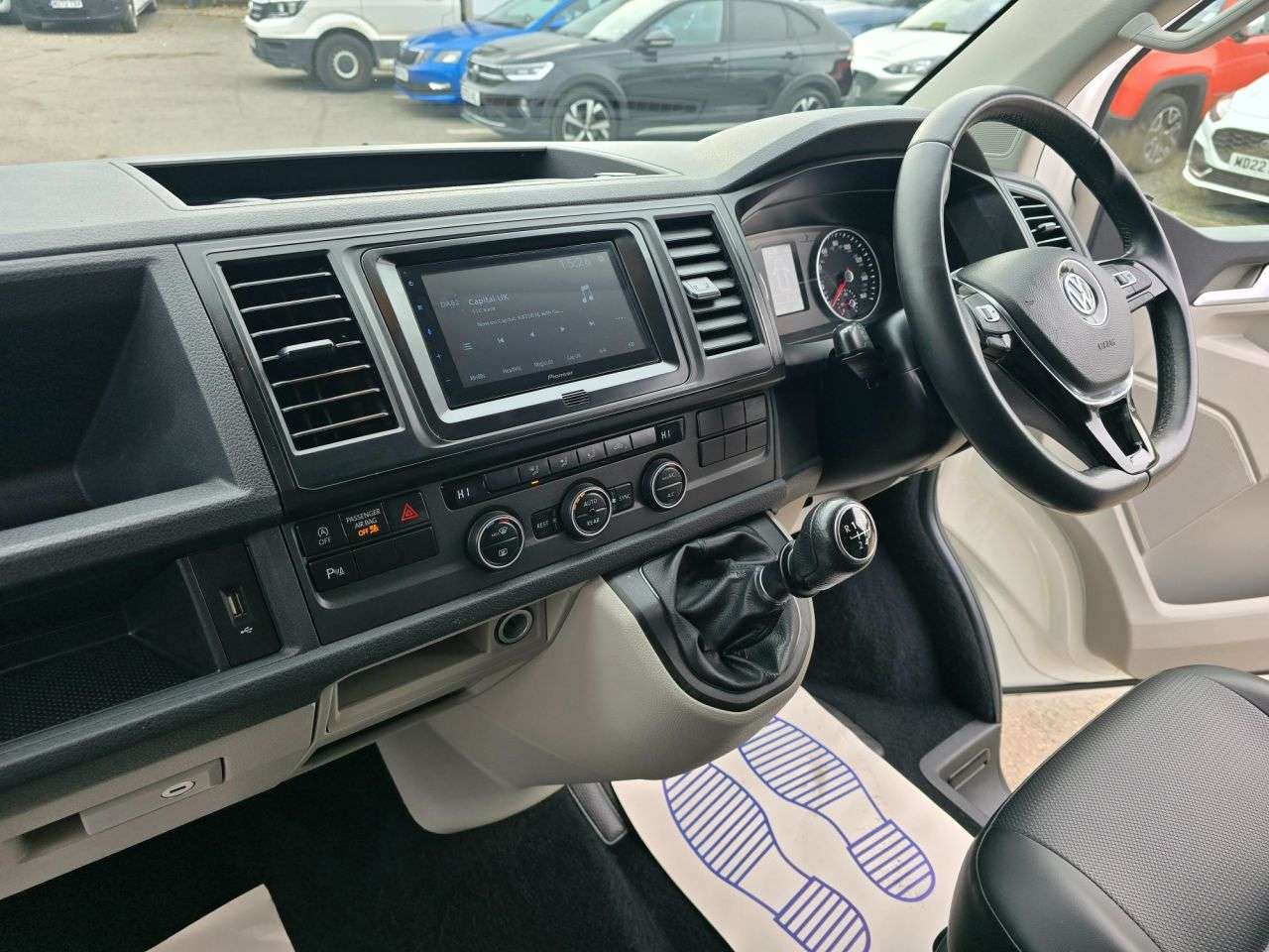 2018 VOLKSWAGEN TRANSPORTER SHUTTLE 2018 VOLKSWAGEN TRANSPORTER SHUTTLE