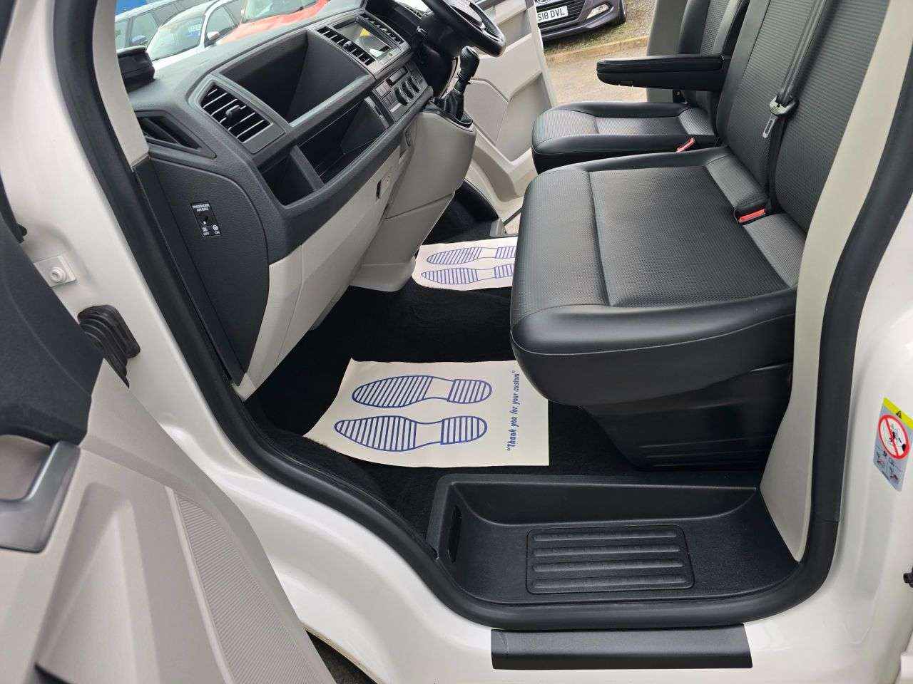 2018 VOLKSWAGEN TRANSPORTER SHUTTLE 2018 VOLKSWAGEN TRANSPORTER SHUTTLE