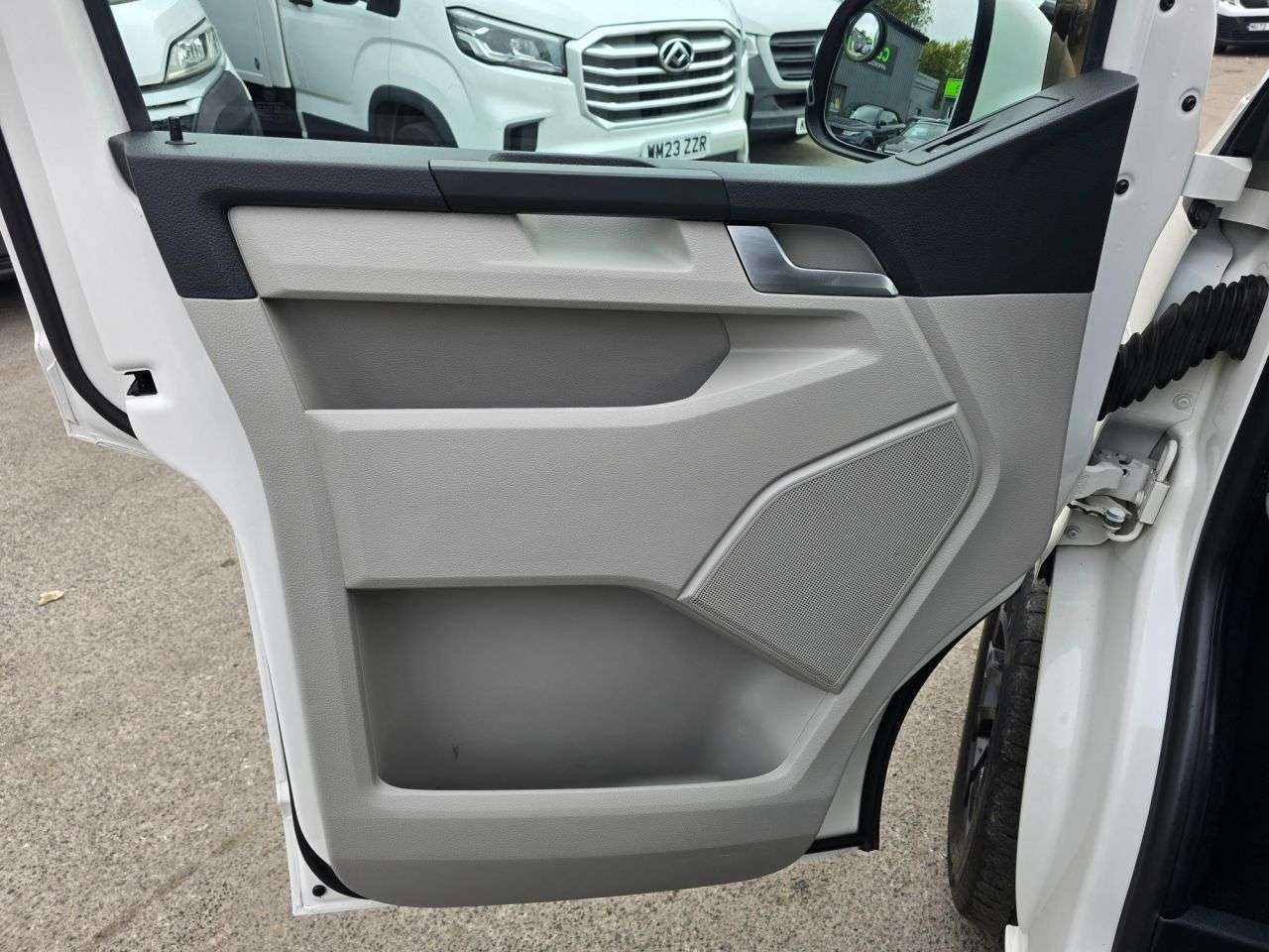 2018 VOLKSWAGEN TRANSPORTER SHUTTLE 2018 VOLKSWAGEN TRANSPORTER SHUTTLE