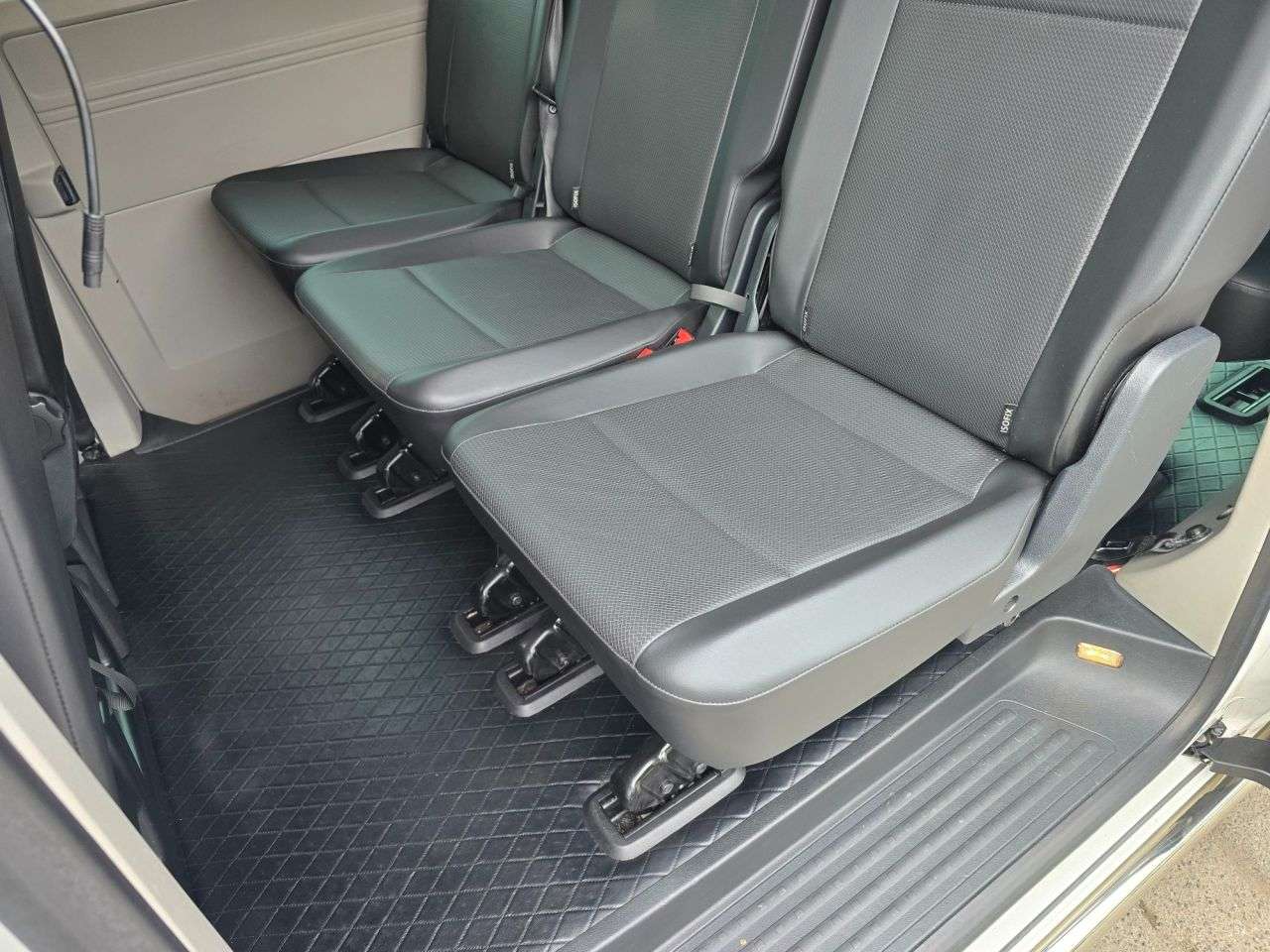 2018 VOLKSWAGEN TRANSPORTER SHUTTLE 2018 VOLKSWAGEN TRANSPORTER SHUTTLE