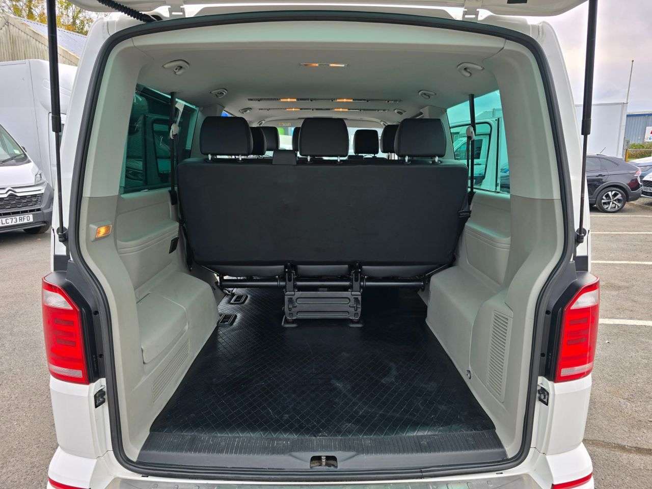 2018 VOLKSWAGEN TRANSPORTER SHUTTLE 2018 VOLKSWAGEN TRANSPORTER SHUTTLE