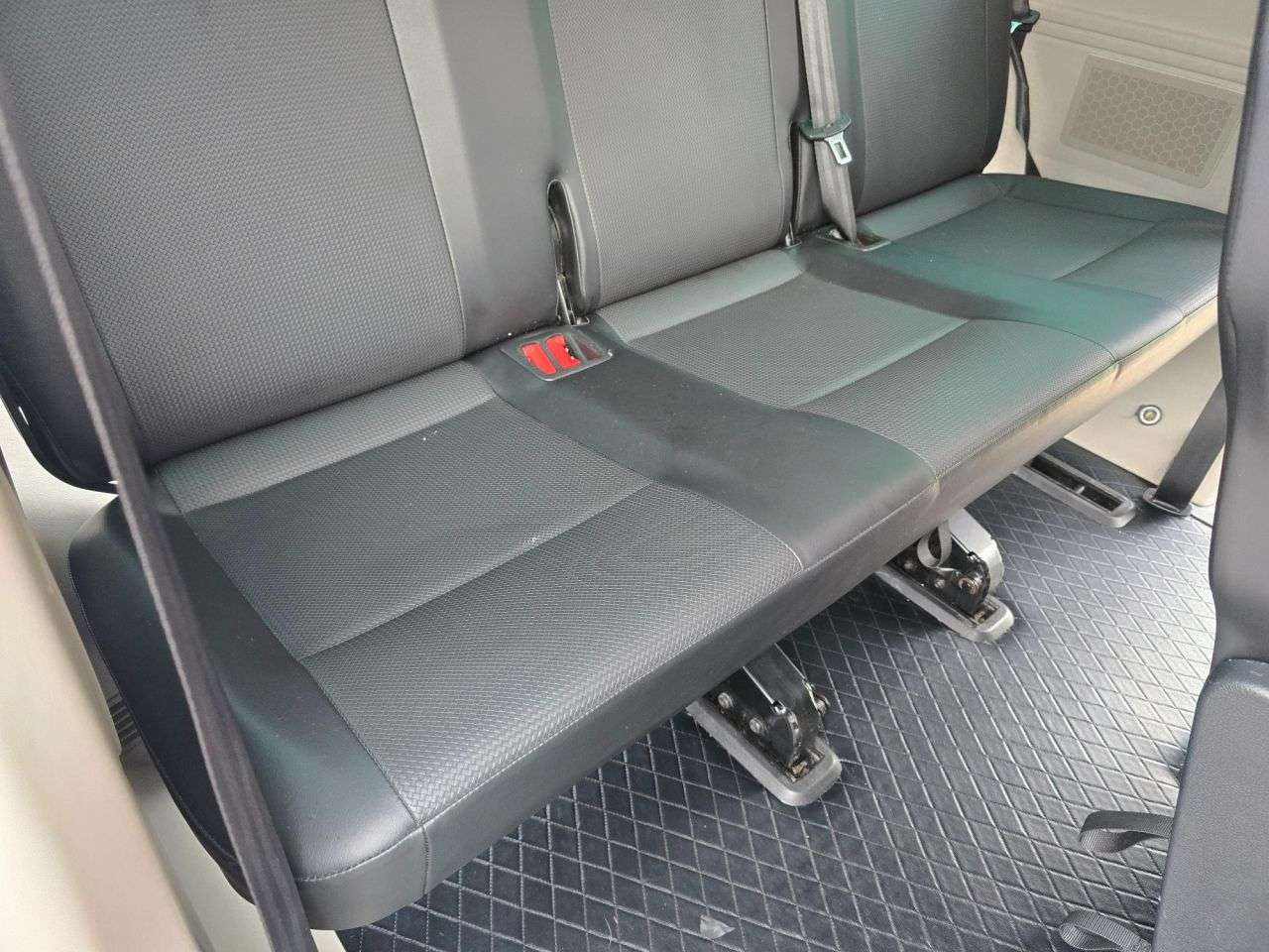 2018 VOLKSWAGEN TRANSPORTER SHUTTLE 2018 VOLKSWAGEN TRANSPORTER SHUTTLE