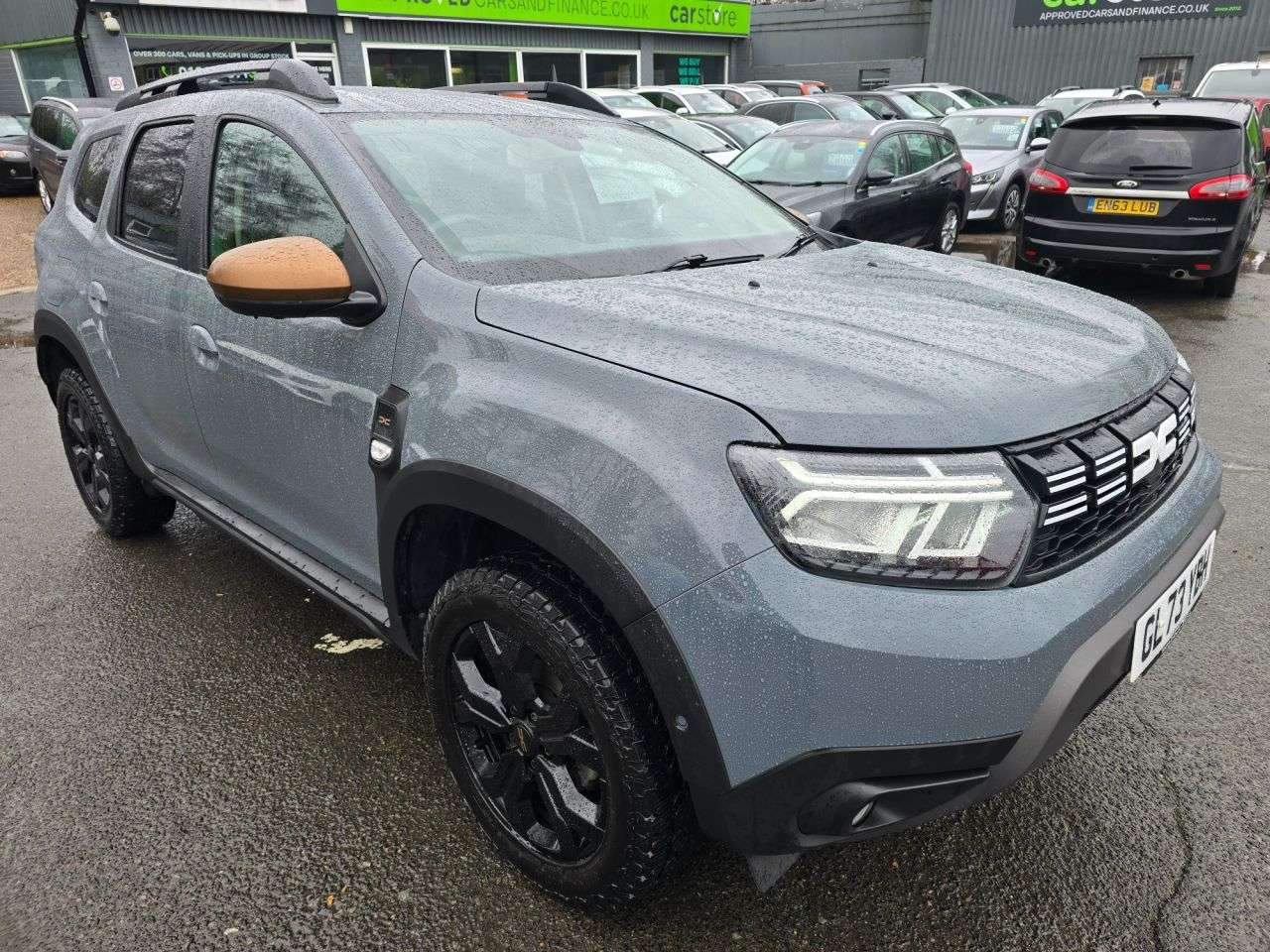 A 2023 DACIA DUSTER 1.3 TCe Extreme SUV in Grey with 67,300 miles, Euro 6, Full main dealer his A 2023 DACIA DUSTER 1.3 TCe Extreme SUV in Grey with 67,300 miles, Euro 6, Full main dealer his