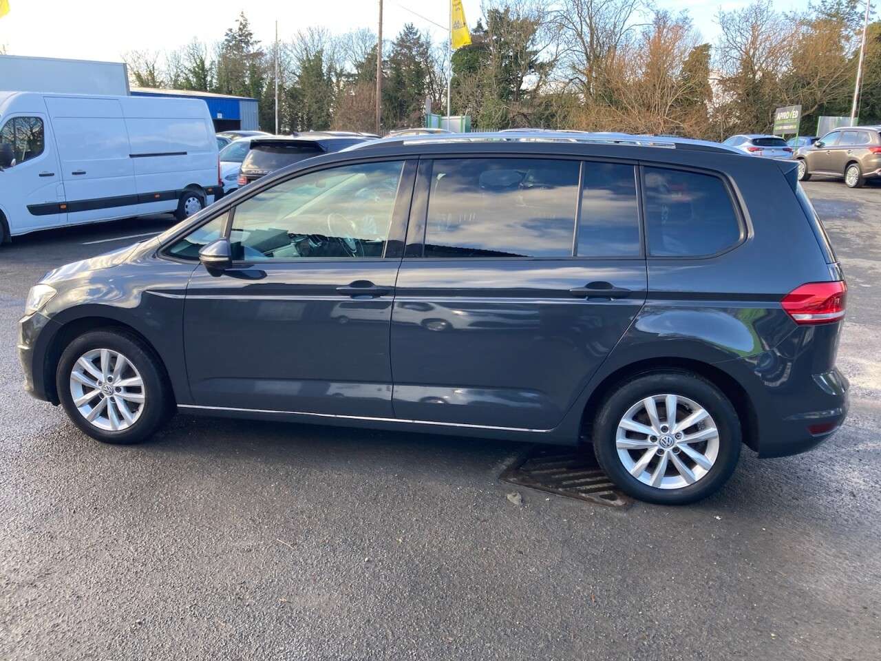 2018 VOLKSWAGEN TOURAN 2018 VOLKSWAGEN TOURAN