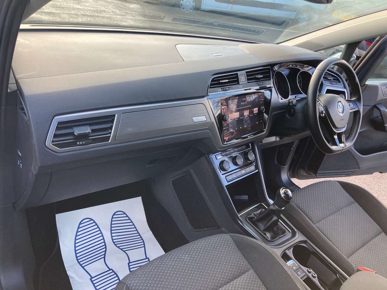 2018 VOLKSWAGEN TOURAN 2018 VOLKSWAGEN TOURAN