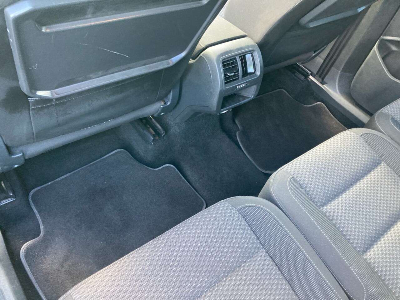 2018 VOLKSWAGEN TOURAN 2018 VOLKSWAGEN TOURAN