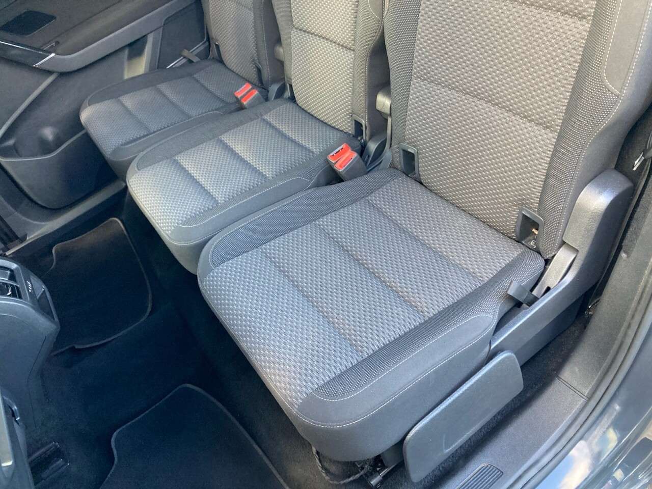 2018 VOLKSWAGEN TOURAN 2018 VOLKSWAGEN TOURAN