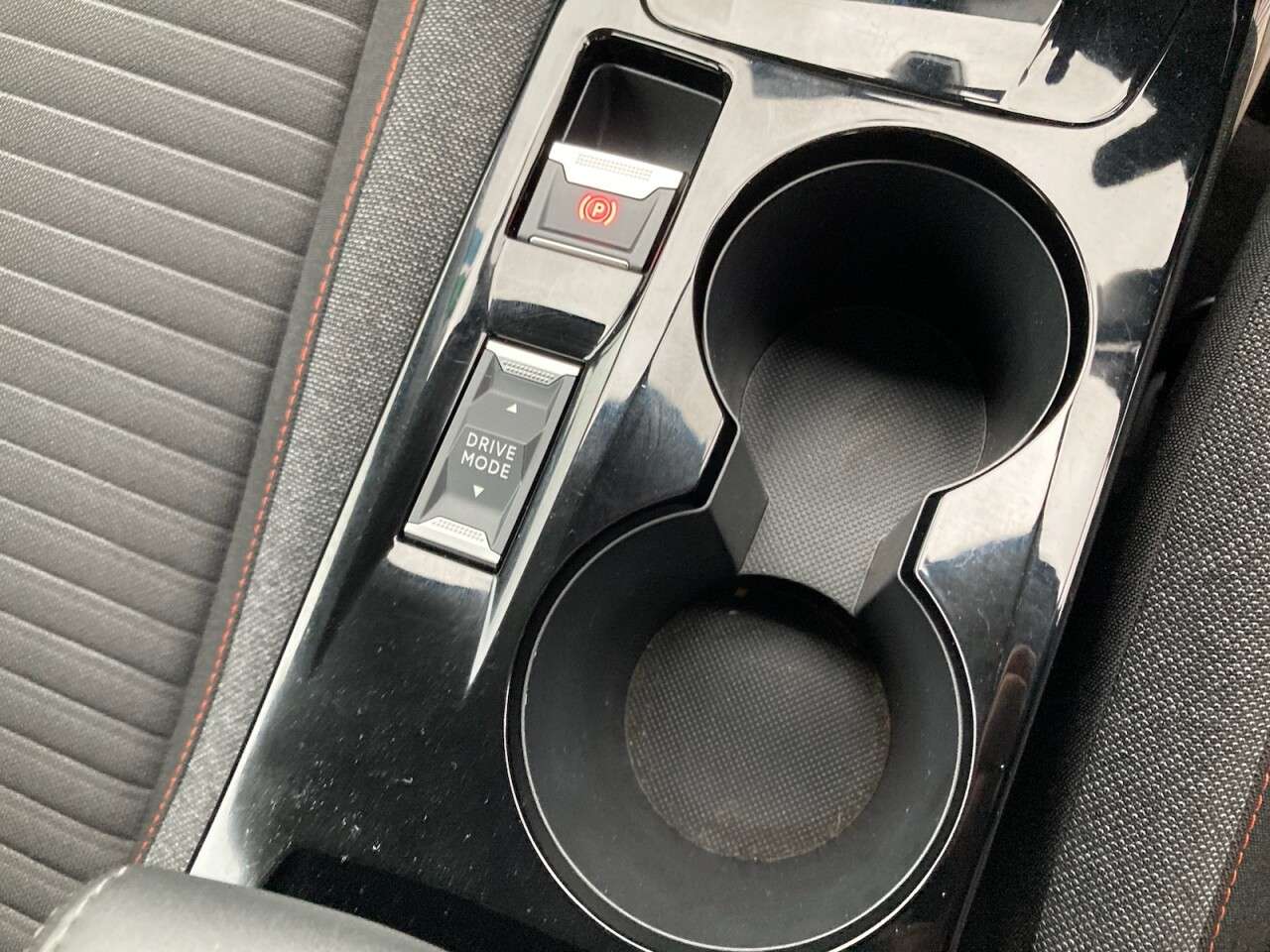 2020 PEUGEOT E-208 2020 PEUGEOT E-208