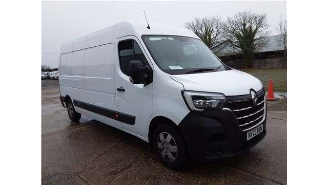 A 2023 RENAULT MASTER 2.3 dCi 35 Advance Panel Van, 47,500 miles, Euro 6 ULEZ, manual, A/C, Bluet A 2023 RENAULT MASTER 2.3 dCi 35 Advance Panel Van, 47,500 miles, Euro 6 ULEZ, manual, A/C, Bluet