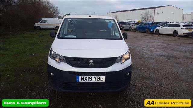A 2019 PEUGEOT PARTNER 1.6 BlueHDi 1000 Professional SWB van, 42,500 miles, Euro 6, Air Con, Bluet A 2019 PEUGEOT PARTNER 1.6 BlueHDi 1000 Professional SWB van, 42,500 miles, Euro 6, Air Con, Bluet