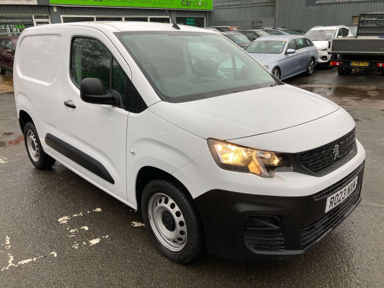 A 2023 PEUGEOT PARTNER 1.5 BlueHDi 1000 Professional Premium+ SWB van, 23,400 miles, Euro 6 diesel A 2023 PEUGEOT PARTNER 1.5 BlueHDi 1000 Professional Premium+ SWB van, 23,400 miles, Euro 6 diesel
