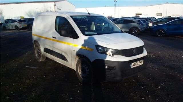 A 2021 PEUGEOT PARTNER White 1.5 BlueHDi Euro 6 panel van, 38,833 miles, ULEZ compliant, 5-Speed M A 2021 PEUGEOT PARTNER White 1.5 BlueHDi Euro 6 panel van, 38,833 miles, ULEZ compliant, 5-Speed M