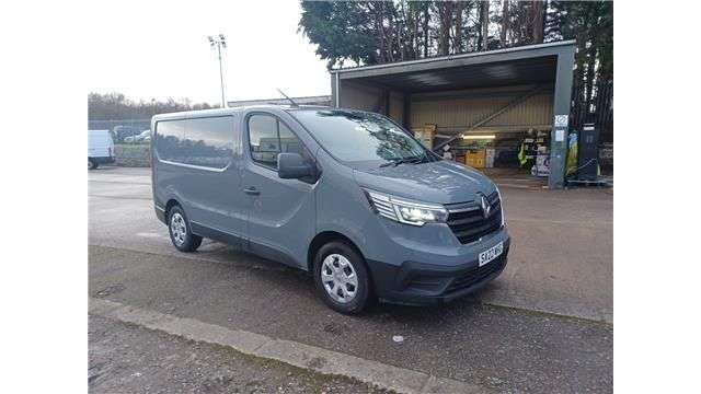 A 2022 RENAULT TRAFIC Grey 2.0 dCi Blue SL28 Euro 6 panel van, 61,200 miles, ULEZ compliant, 6-Sp A 2022 RENAULT TRAFIC Grey 2.0 dCi Blue SL28 Euro 6 panel van, 61,200 miles, ULEZ compliant, 6-Sp