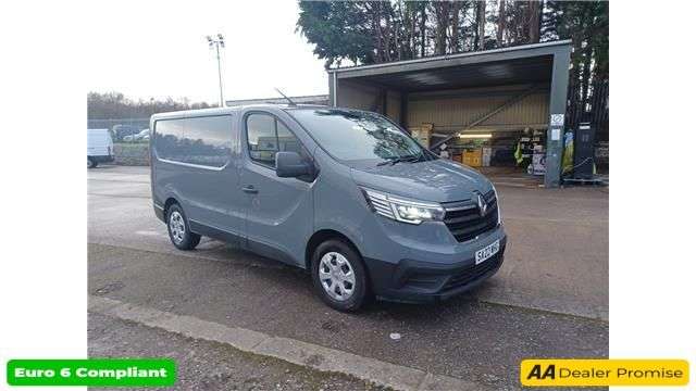 A 2022 RENAULT TRAFIC Grey 2.0 dCi Blue SL28 Euro 6 panel van, 61,200 miles, ULEZ compliant, 6-Sp A 2022 RENAULT TRAFIC Grey 2.0 dCi Blue SL28 Euro 6 panel van, 61,200 miles, ULEZ compliant, 6-Sp