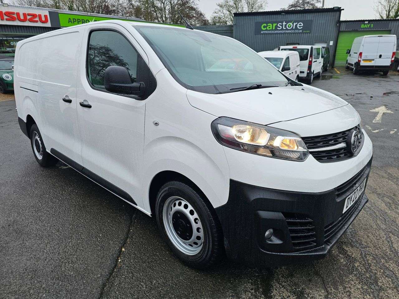 A 2022 VAUXHALL VIVARO White 1.5 Turbo D Euro 6 panel van, 62,303 miles, ULEZ compliant, 6-Speed m A 2022 VAUXHALL VIVARO White 1.5 Turbo D Euro 6 panel van, 62,303 miles, ULEZ compliant, 6-Speed m