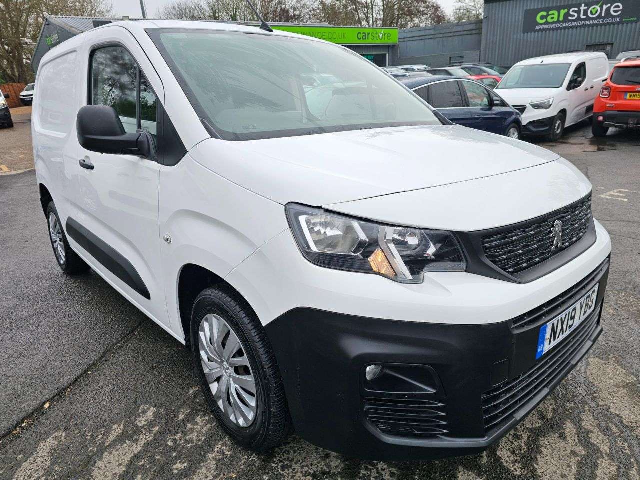 A 2019 PEUGEOT PARTNER White 1.5 BlueHDi Euro 6 panel, 40,100 miles, ULEZ compliant, 5-Speed manua A 2019 PEUGEOT PARTNER White 1.5 BlueHDi Euro 6 panel, 40,100 miles, ULEZ compliant, 5-Speed manua