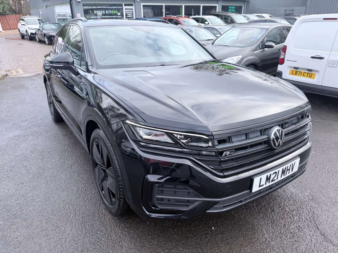 A 2021 VOLKSWAGEN TOUAREG Black 3.0 TDI V6 4Motion Euro 6 SUV, 80,500 miles, ULEZ compliant, Automati A 2021 VOLKSWAGEN TOUAREG Black 3.0 TDI V6 4Motion Euro 6 SUV, 80,500 miles, ULEZ compliant, Automati