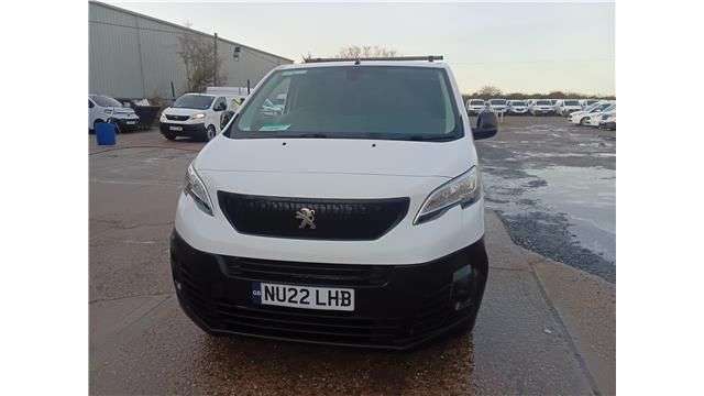 A 2022 PEUGEOT EXPERT White 1.5 BlueHDi Euro 6 panel van, 50,700 miles, ULEZ compliant, 6-Speed m A 2022 PEUGEOT EXPERT White 1.5 BlueHDi Euro 6 panel van, 50,700 miles, ULEZ compliant, 6-Speed m