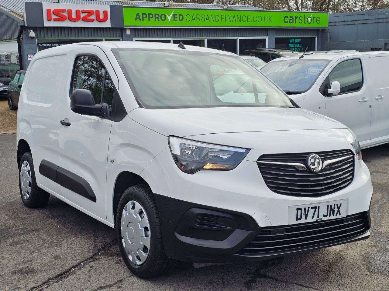 A 2021 VAUXHALL COMBO White 1.5 Turbo D Euro 6 panel van, 16,500 miles, ULEZ compliant, 5-Speed m A 2021 VAUXHALL COMBO White 1.5 Turbo D Euro 6 panel van, 16,500 miles, ULEZ compliant, 5-Speed m