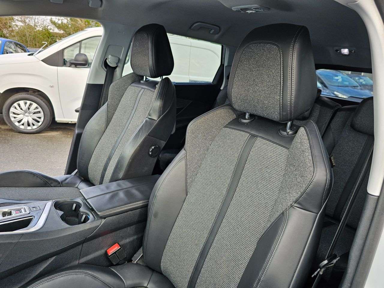 2018 PEUGEOT 5008 2018 PEUGEOT 5008