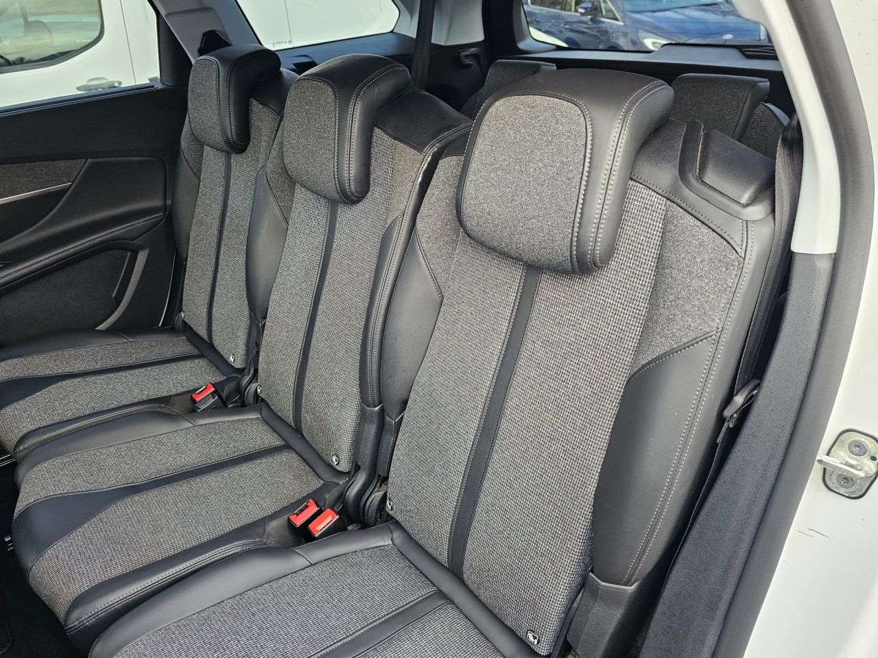 2018 PEUGEOT 5008 2018 PEUGEOT 5008