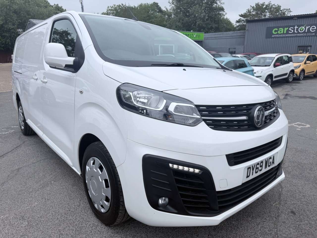 A 2019 VAUXHALL VIVARO White 1.5 Turbo D Euro 6 panel van, 34,000 miles, ULEZ compliant, 6-Speed m A 2019 VAUXHALL VIVARO White 1.5 Turbo D Euro 6 panel van, 34,000 miles, ULEZ compliant, 6-Speed m