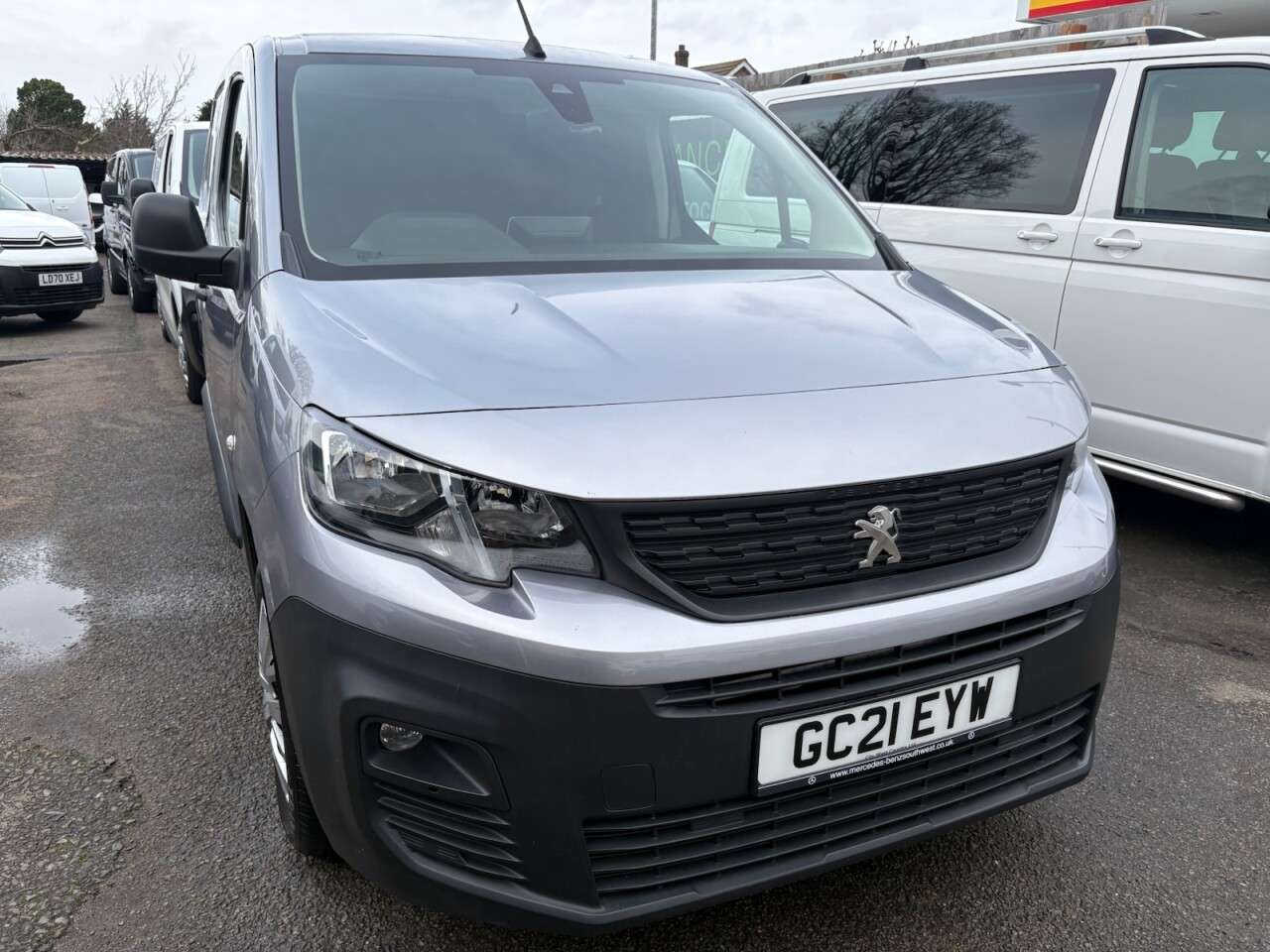 A 2021 PEUGEOT PARTNER Grey 1.5 BlueHDi Euro 6 panel van, 29,998 miles, ULEZ compliant, Automatic, A 2021 PEUGEOT PARTNER Grey 1.5 BlueHDi Euro 6 panel van, 29,998 miles, ULEZ compliant, Automatic,