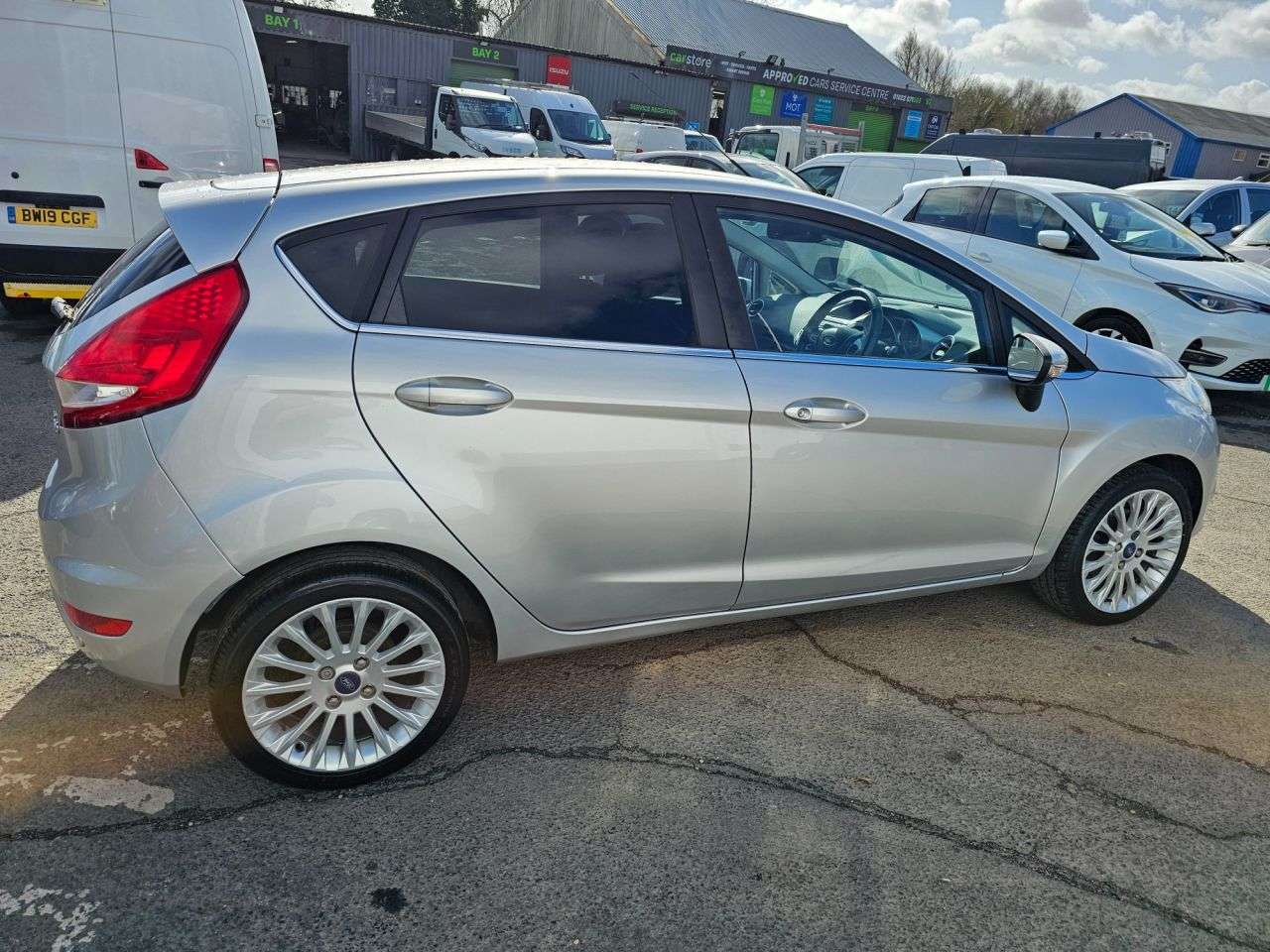 2011 FORD FIESTA 2011 FORD FIESTA