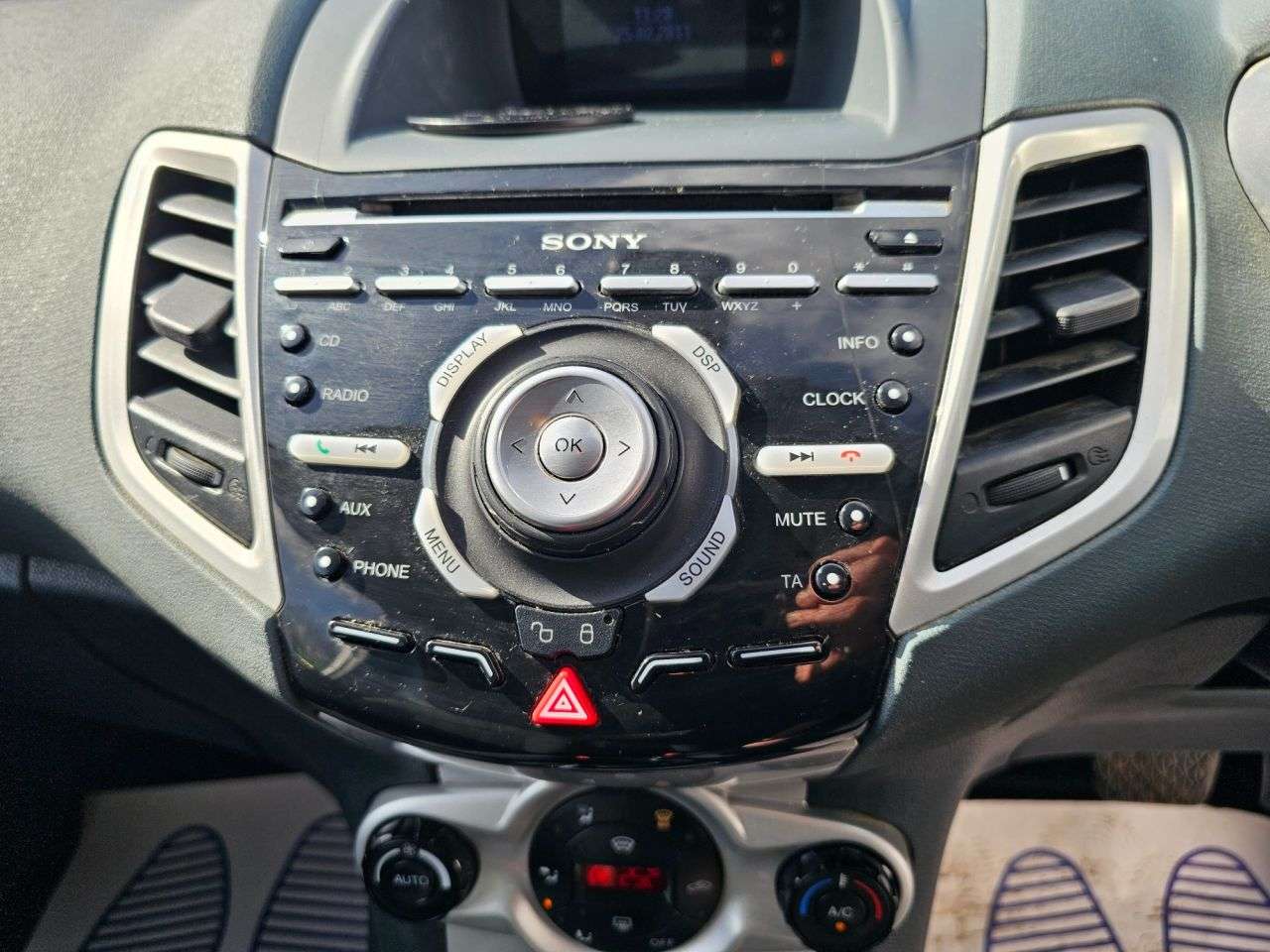 2011 FORD FIESTA 2011 FORD FIESTA