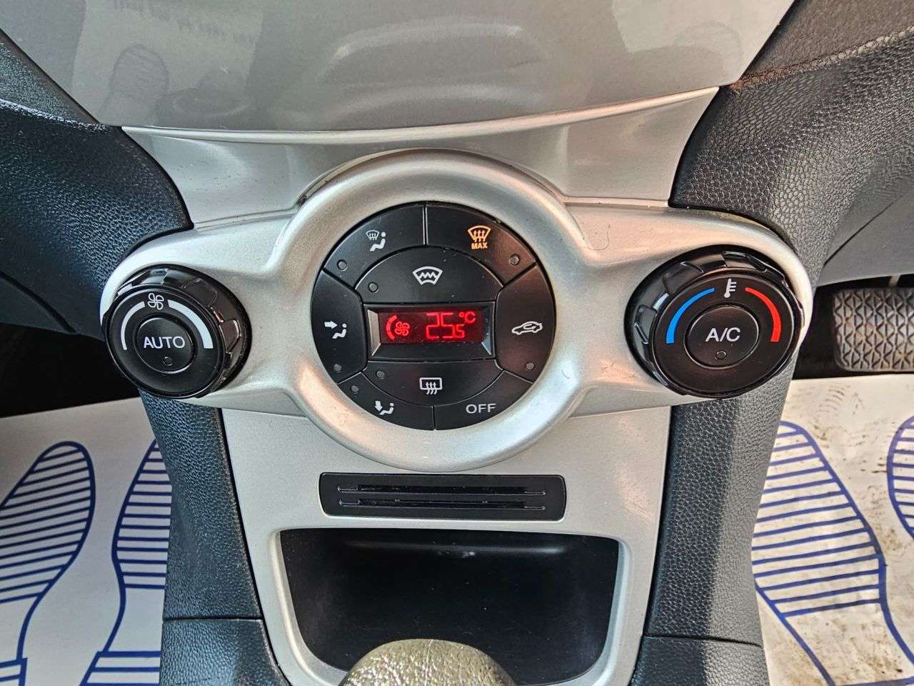 2011 FORD FIESTA 2011 FORD FIESTA