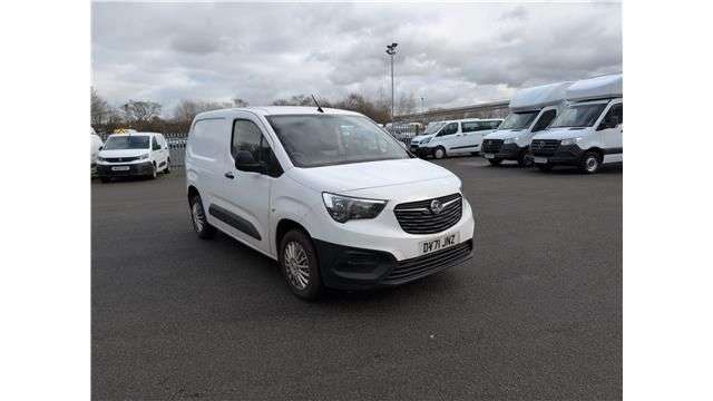 A 2021 VAUXHALL COMBO White 1.5 Turbo D Euro 6 panel van, 31,000 miles, ULEZ compliant, 5-Speed m A 2021 VAUXHALL COMBO White 1.5 Turbo D Euro 6 panel van, 31,000 miles, ULEZ compliant, 5-Speed m