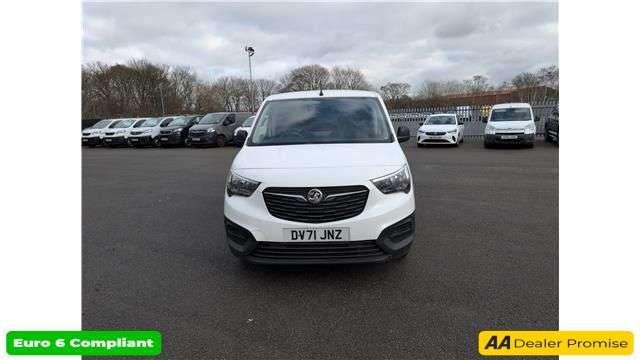 A 2021 VAUXHALL COMBO White 1.5 Turbo D Euro 6 panel van, 31,000 miles, ULEZ compliant, 5-Speed m A 2021 VAUXHALL COMBO White 1.5 Turbo D Euro 6 panel van, 31,000 miles, ULEZ compliant, 5-Speed m