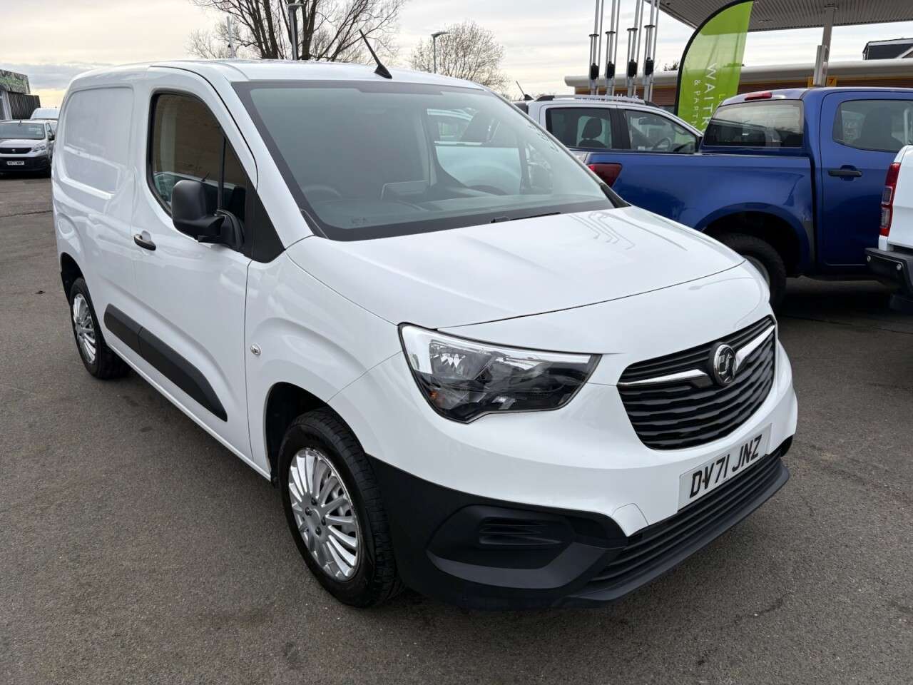 A 2021 VAUXHALL COMBO White 1.5 Turbo D Euro 6 panel van, 31,000 miles, ULEZ compliant, 5-Speed m A 2021 VAUXHALL COMBO White 1.5 Turbo D Euro 6 panel van, 31,000 miles, ULEZ compliant, 5-Speed m