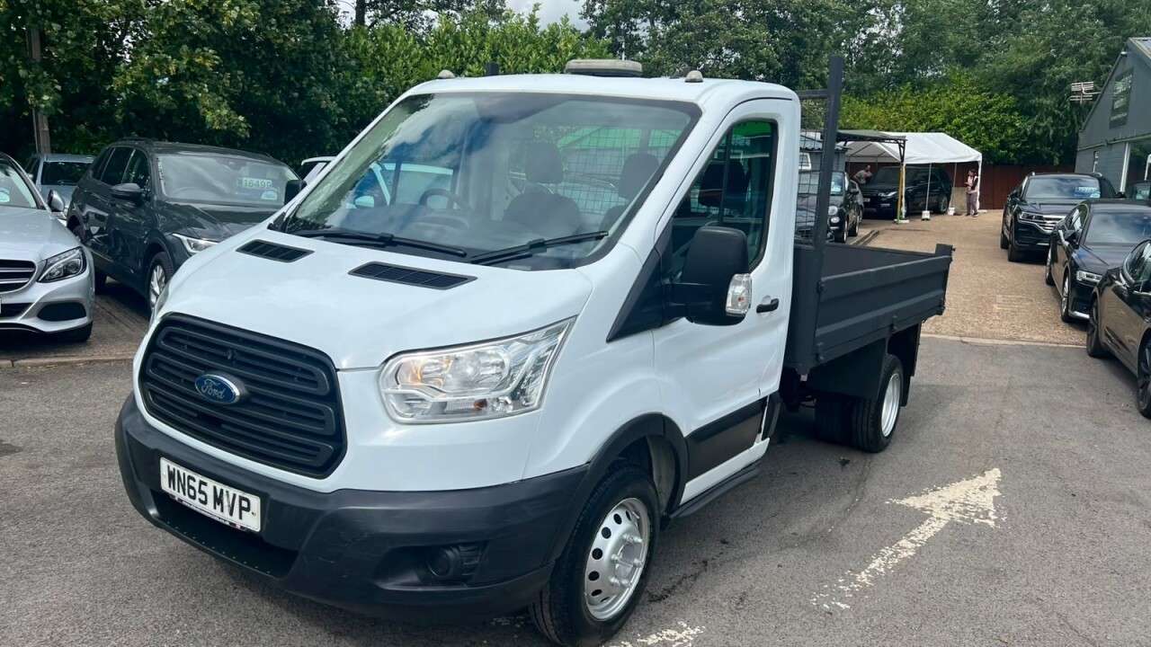 A 2015 FORD TRANSIT 2.2 TDCi 350 Chassis Cab 2dr Diesel Manual RWD L2 H1 Euro 5 (DRW) (125 ps) A 2015 FORD TRANSIT 2.2 TDCi 350 Chassis Cab 2dr Diesel Manual RWD L2 H1 Euro 5 (DRW) (125 ps)