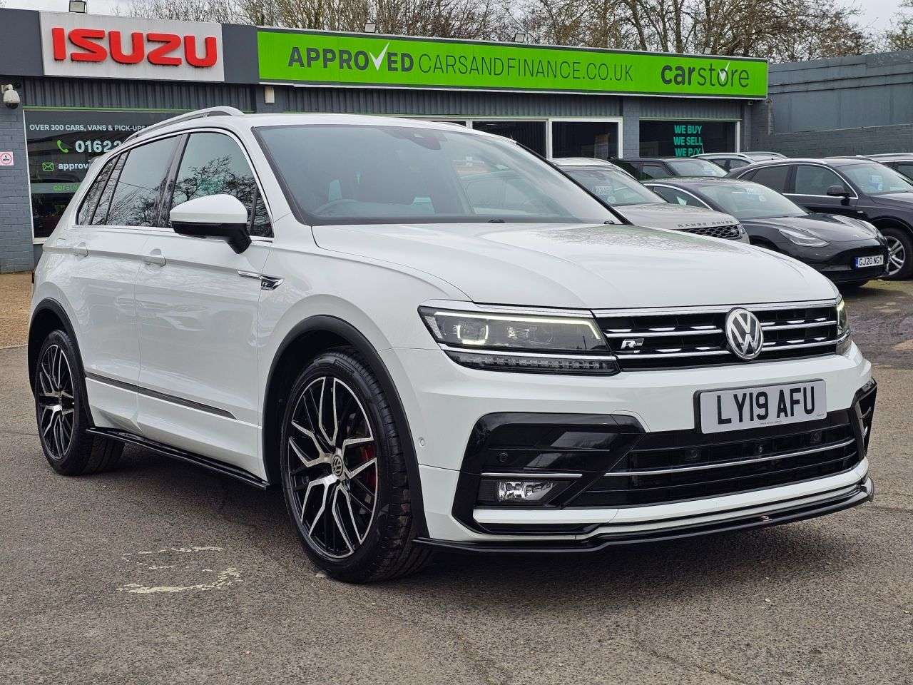 A 2019 VOLKSWAGEN TIGUAN White 1.5 TSI EVO R-Line Euro 6 SUV, 56,000 miles, ULEZ compliant, Automati A 2019 VOLKSWAGEN TIGUAN White 1.5 TSI EVO R-Line Euro 6 SUV, 56,000 miles, ULEZ compliant, Automati