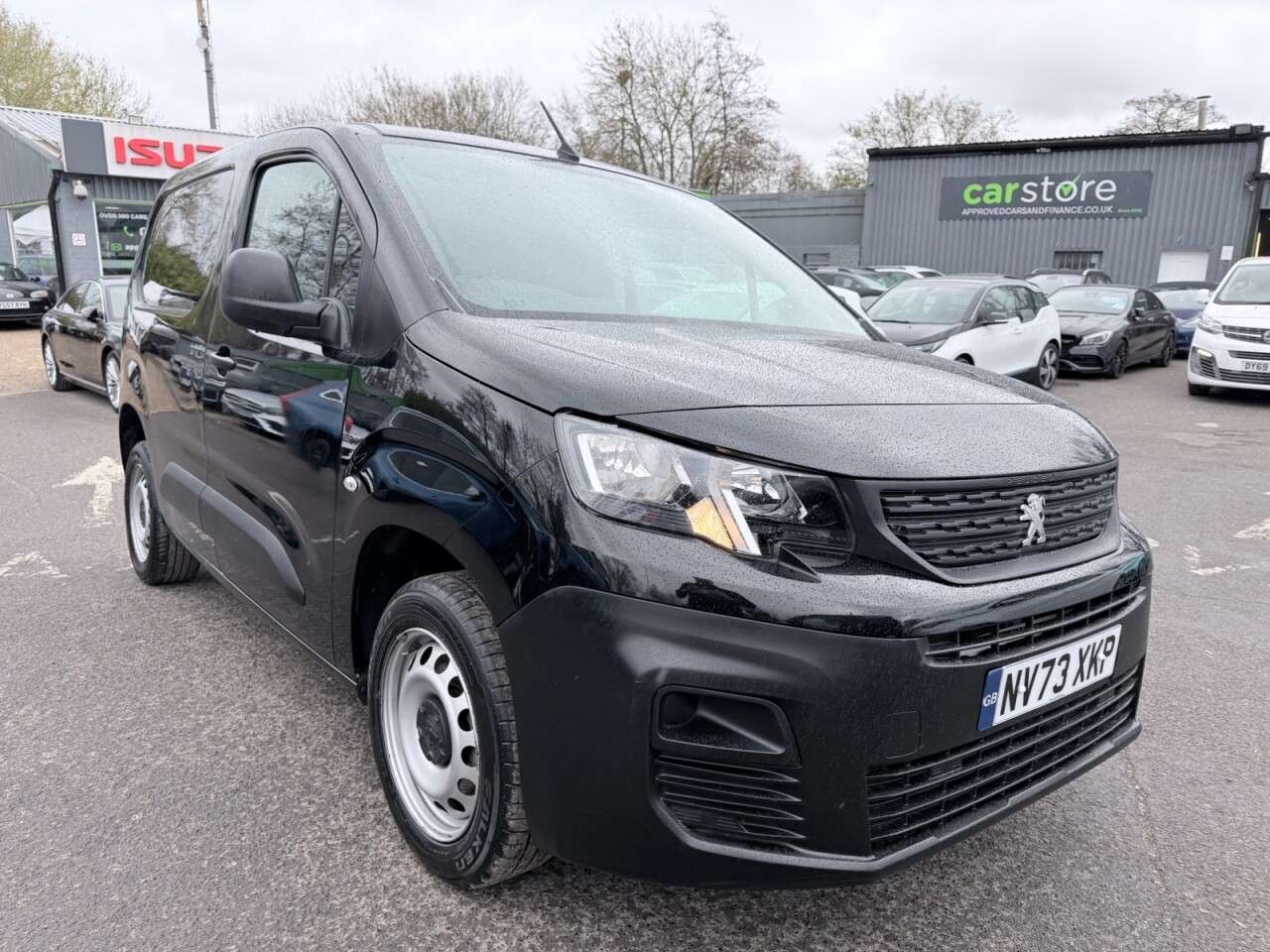 A 2023 PEUGEOT PARTNER Black 1.5 BlueHDi Euro 6 panel van, 25,000 miles, ULEZ compliant, 6-Speed m A 2023 PEUGEOT PARTNER Black 1.5 BlueHDi Euro 6 panel van, 25,000 miles, ULEZ compliant, 6-Speed m